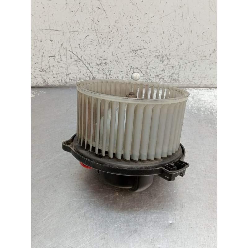 Recambio de motor calefaccion para toyota avensis (_t22_) 1.6 (at220_) referencia OEM IAM   