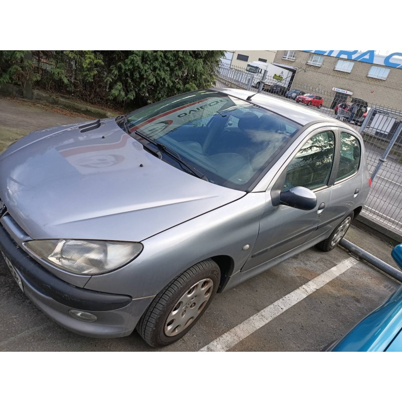 peugeot 206 berlina del año 2001