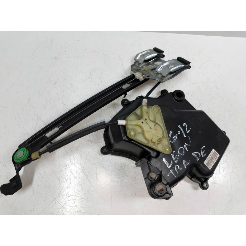 Recambio de elevalunas trasero derecho para seat leon (1p1) referencia OEM IAM 1K0959704AF S1401H006 5P