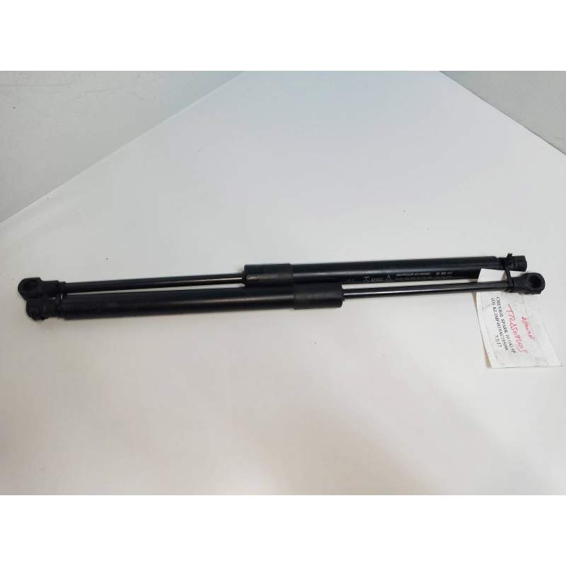Recambio de amortiguadores maletero / porton para chevrolet spark 1.0 cat referencia OEM IAM 95962017  