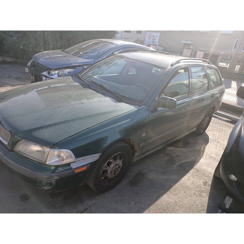 volvo v40 familiar del año 1998