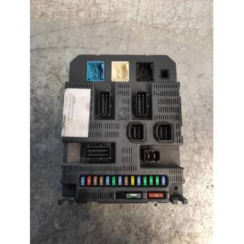 CAJA RELES / FUSIBLES 9663798480 BSI2004P0800 