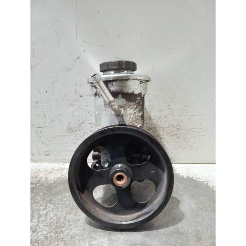 Recambio de bomba direccion para toyota avensis berlina (t25) referencia OEM IAM  22CRDI 2006