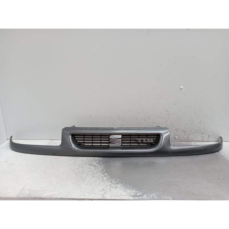 Recambio de rejilla delantera para seat toledo i (1l2) 1.9 tdi referencia OEM IAM   1996