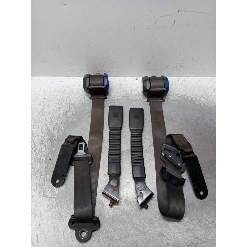 Recambio de juego cinturones delantero para mitsubishi galloper (hyundai) 2.5 td (5-ptas.) referencia OEM IAM   5P
