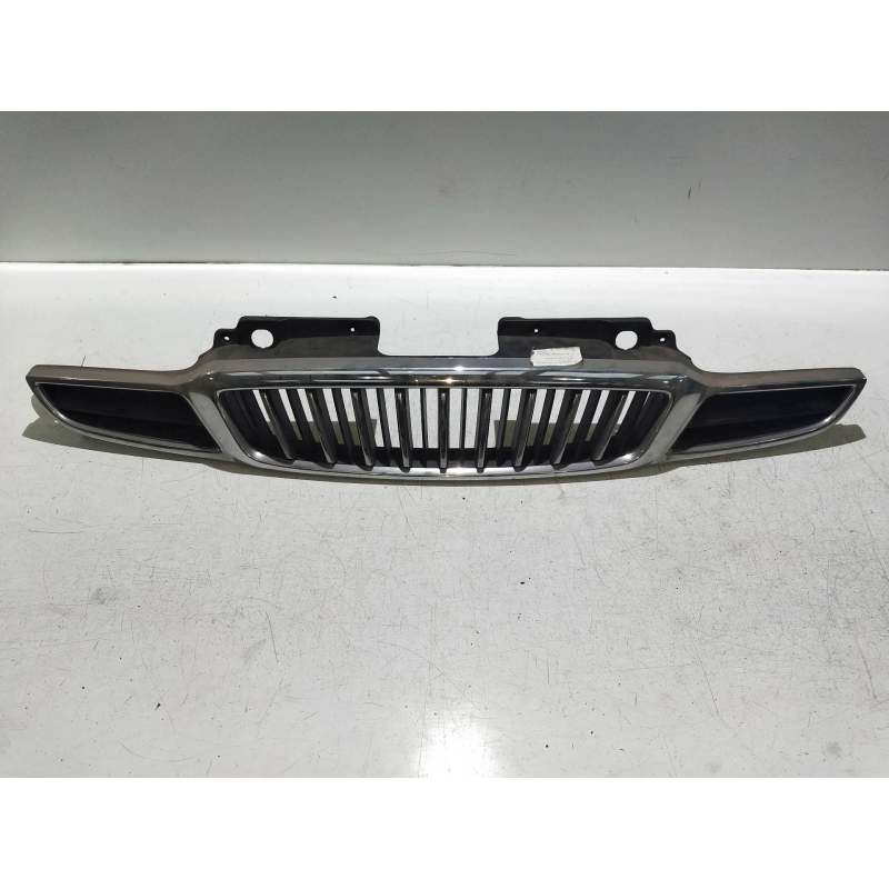 Recambio de rejilla delantera para daewoo tacuma 2.0 cat referencia OEM IAM 96377693  