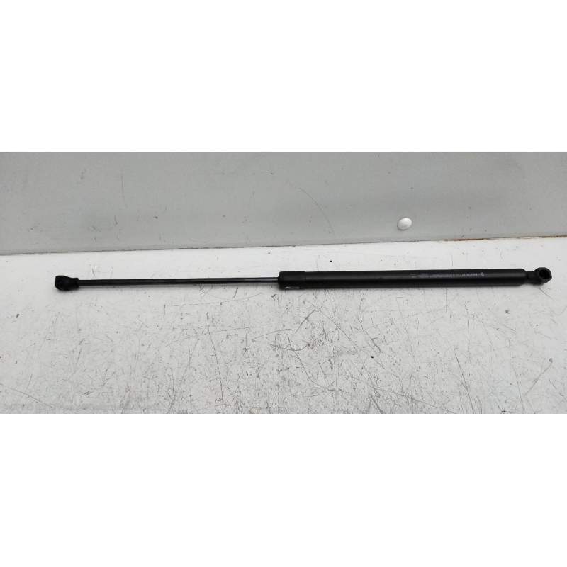 Recambio de amortiguadores capo para dacia sandero comfort referencia OEM IAM 654713274R 7000210541F0 