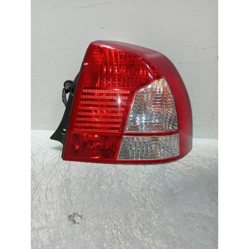 Recambio de piloto trasero derecho para kia shuma ii 1.6 cat referencia OEM IAM   5P