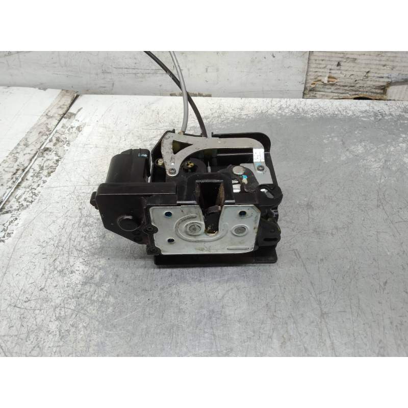 Recambio de motor cierre centralizado delantero izquierdo para ssangyong rodius xdi referencia OEM IAM  5P 2005