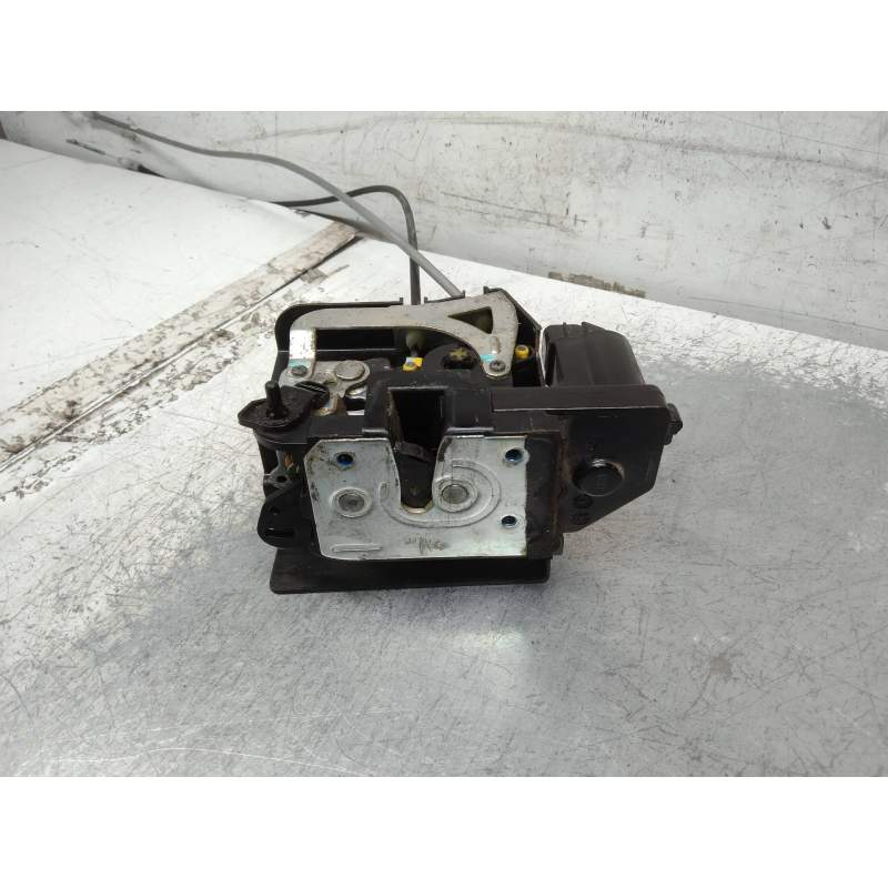 Recambio de motor cierre centralizado trasero derecho para ssangyong rodius xdi referencia OEM IAM  5P 2005