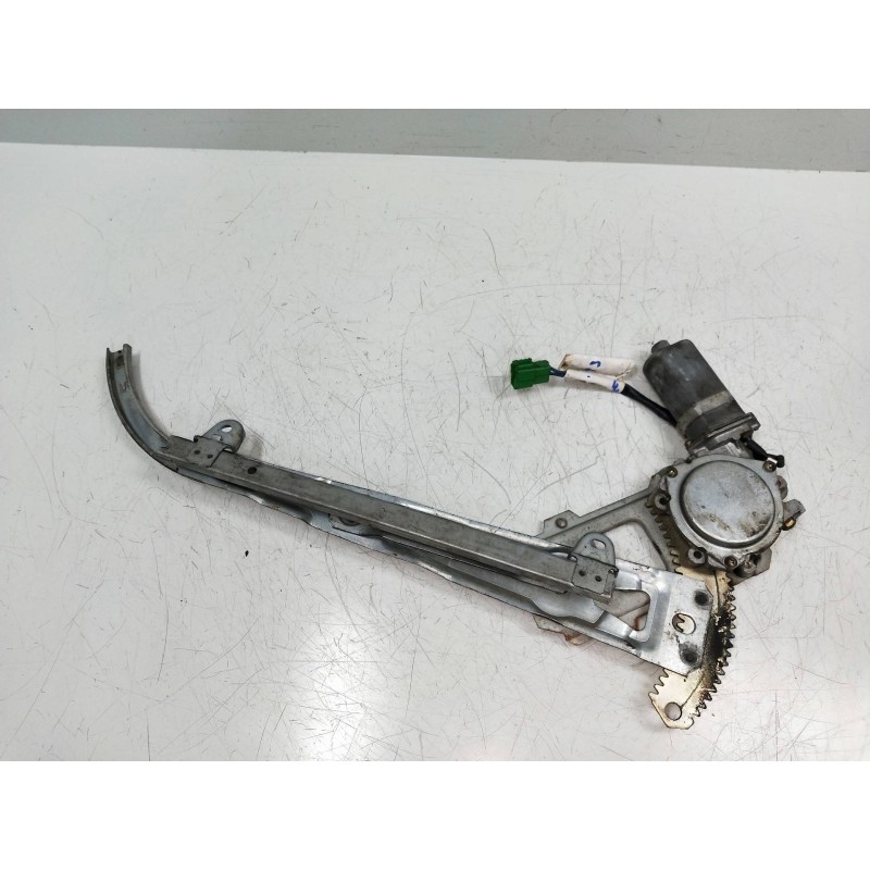 Recambio de elevalunas trasero derecho para subaru legacy berl./familiar b10 (bc/bjf) referencia OEM IAM   4P