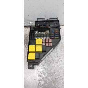 CAJA RELES / FUSIBLES YQE103210R 174928020101 