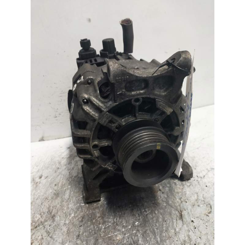 Recambio de alternador para mercedes-benz clase a (w169) a 200 a-edition referencia OEM IAM A2661540802 VALEO 