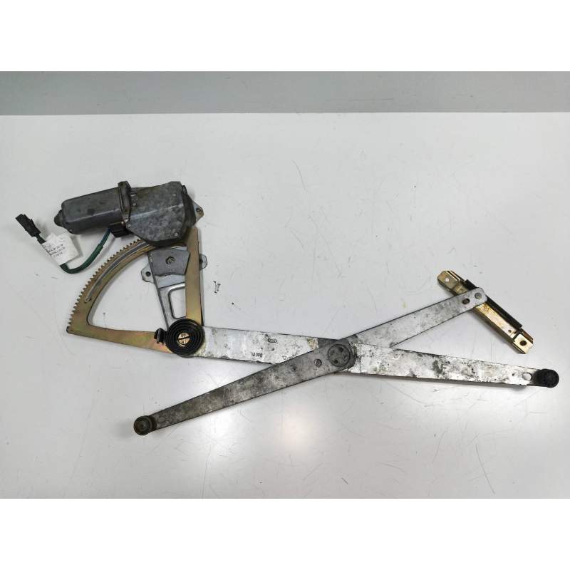 Recambio de elevalunas delantero izquierdo para ford sierra turnier 2.0 cat referencia OEM IAM 83BB14A389AD 680167882000 3P