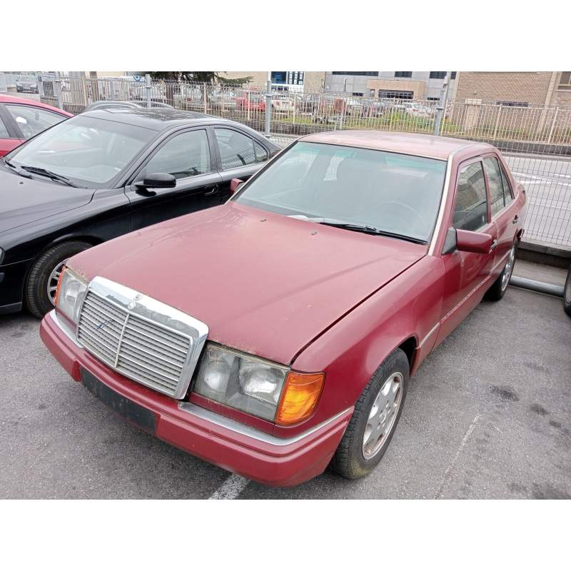 MERCEDES-BENZ 124 SEDÁN (W124)