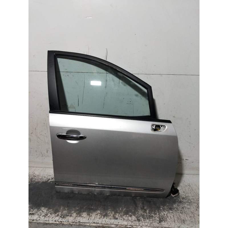 Recambio de puerta delantera derecha para kia carens (un) emotion referencia OEM IAM   5P