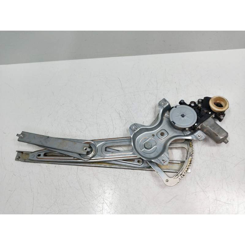 Recambio de elevalunas delantero derecho para toyota avensis (t27) premium referencia OEM IAM 8570102010 961920101 6981005071 4P