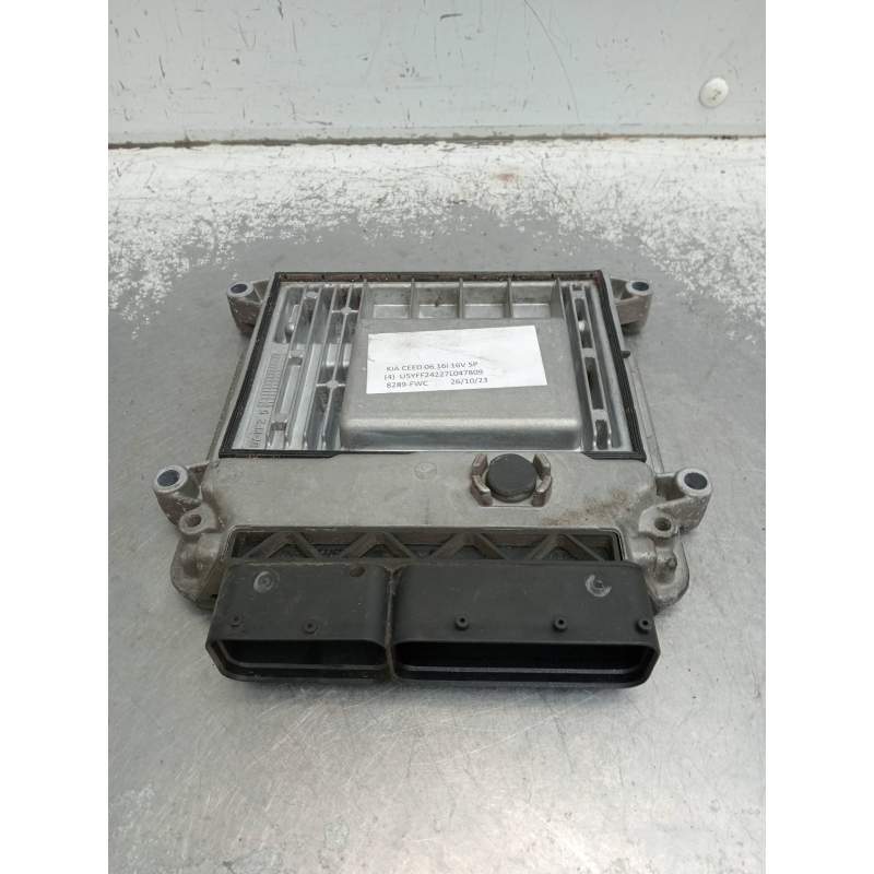 Recambio de centralita motor uce para kia cee´d 1.6 cat referencia OEM IAM 0261201324 13740467 1039S21590