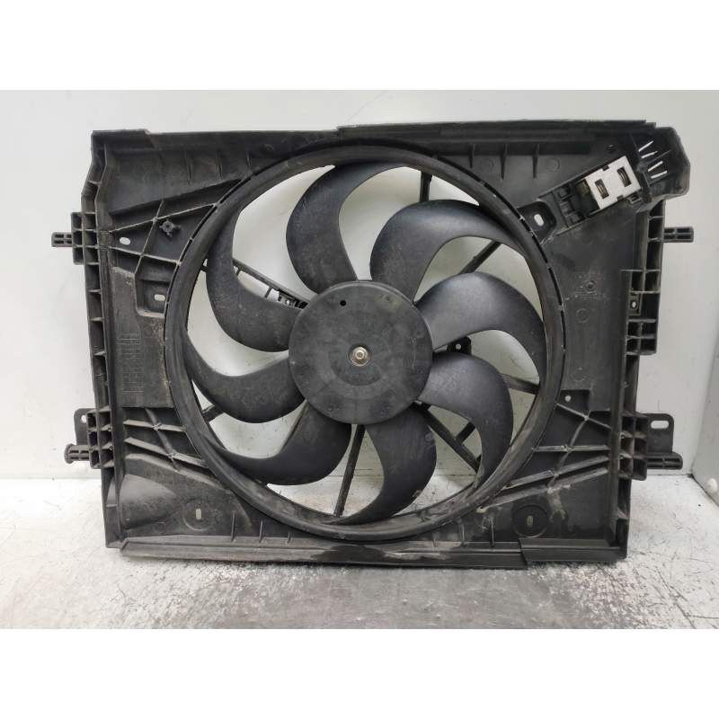 Recambio de electroventilador para renault clio iv referencia OEM IAM 214818009R  