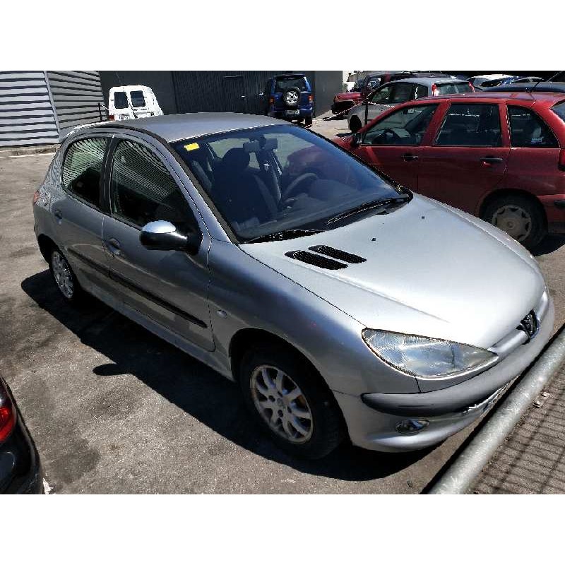 peugeot 206 berlina del año 2001