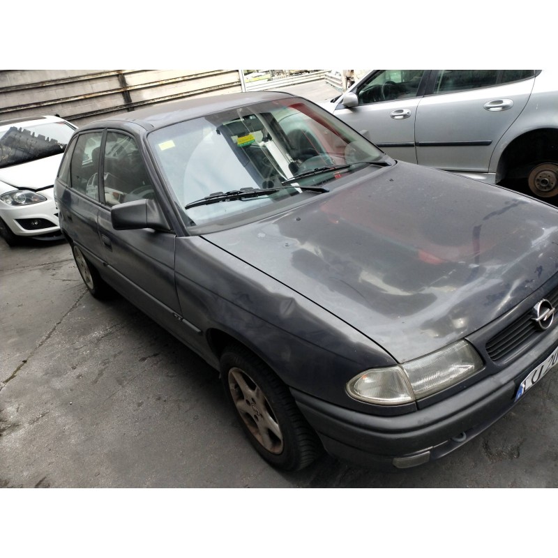 opel astra f berlina del año 1996