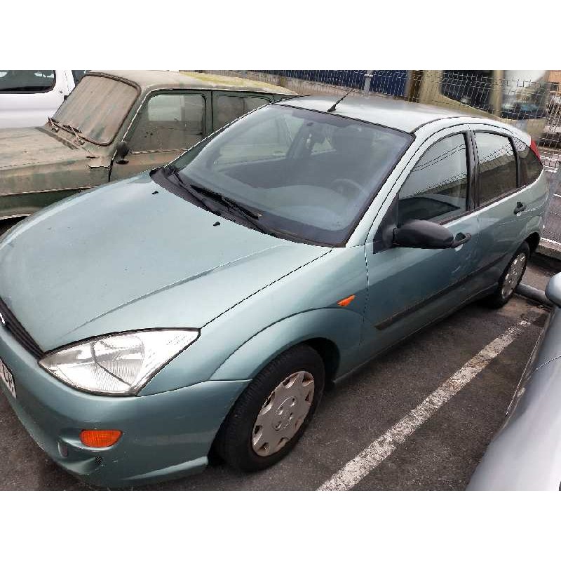 ford focus berlina (cak) del año 2000