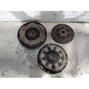 KIT EMBRAGUE 059105266A 102414300 059141031X 059141117EX