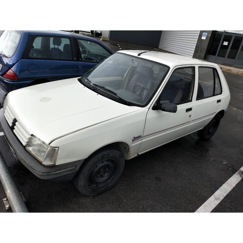 peugeot 205 berlina del año 1993