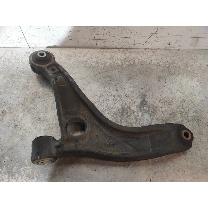 Recambio de brazo suspension inferior delantero derecho para renault master kombi l1h1 3,0t referencia OEM IAM   