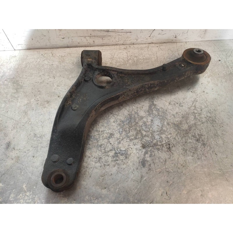 Recambio de brazo suspension inferior delantero izquierdo para renault master kombi l1h1 3,0t referencia OEM IAM   