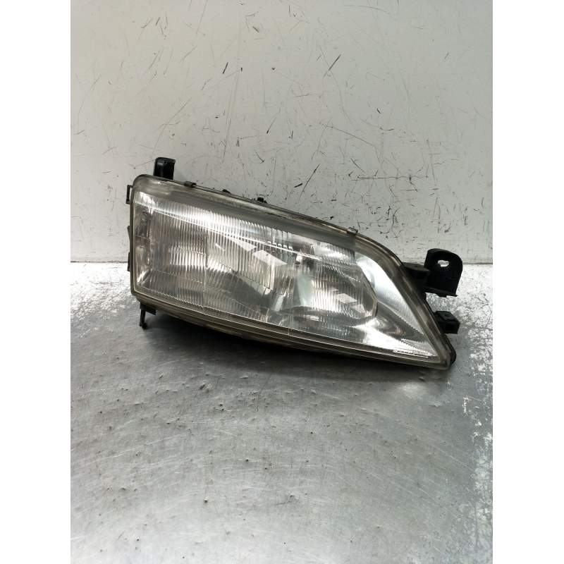 Recambio de faro derecho para opel vectra b hatchback (j96) 1.7 td (f68) referencia OEM IAM   1995
