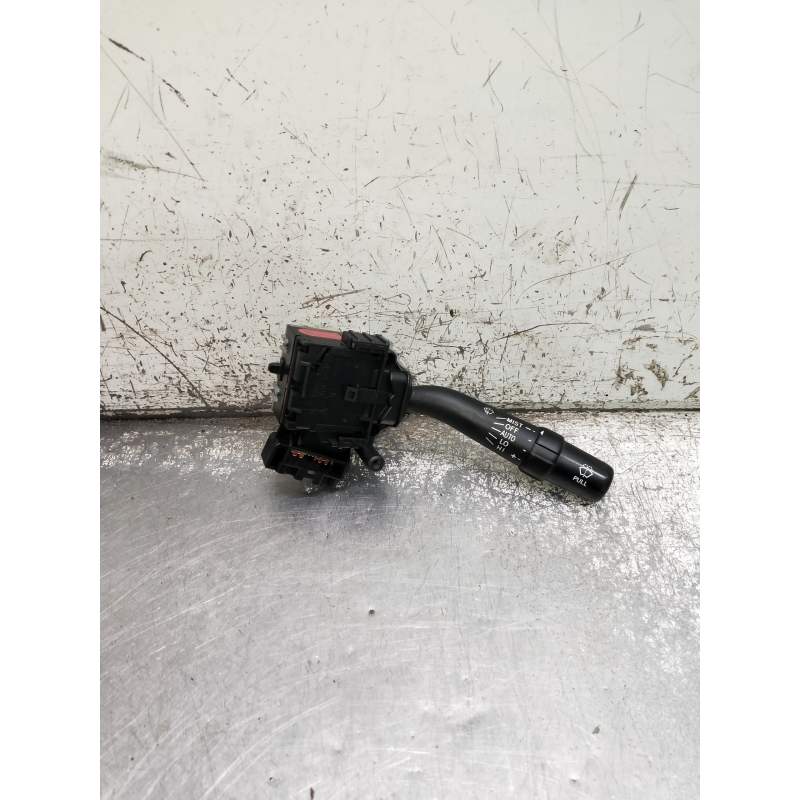 Recambio de mando limpia para toyota avensis berlina (t25) referencia OEM IAM 8465205160 173820 2006