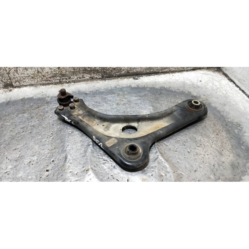 Recambio de brazo suspension inferior delantero derecho para citroen ds3 1.6 16v referencia OEM IAM   