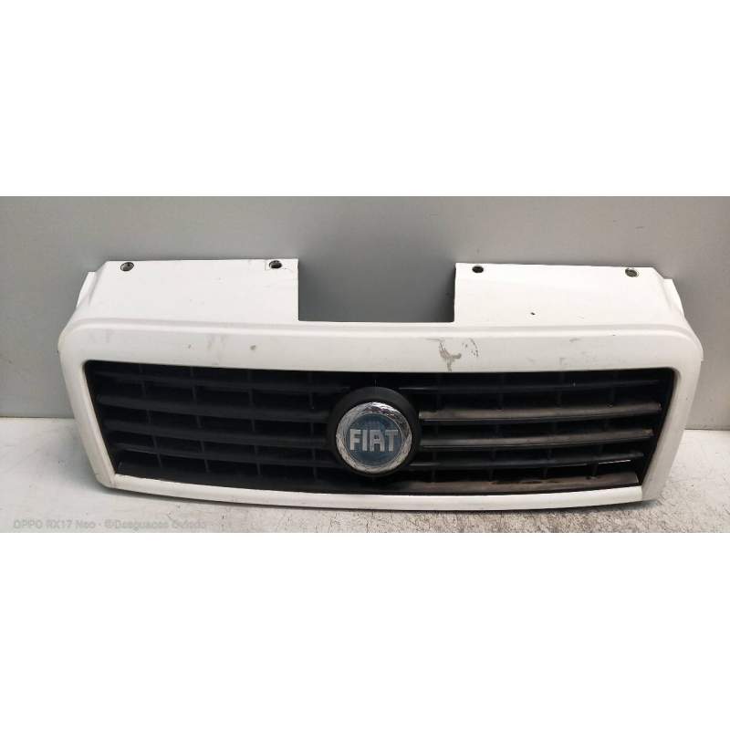 Recambio de rejilla delantera para fiat doblo cargo (223) 1.3 jtd referencia OEM IAM   2006