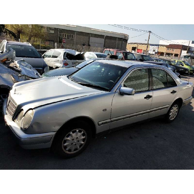 mercedes clase e (w210) berlina diesel del año 1999