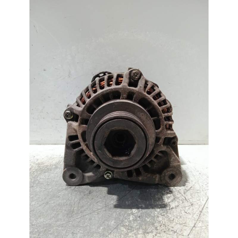 Recambio de alternador para renault clio ii fase ii (b/cb0) referencia OEM IAM 7711134728 15DCI 2001