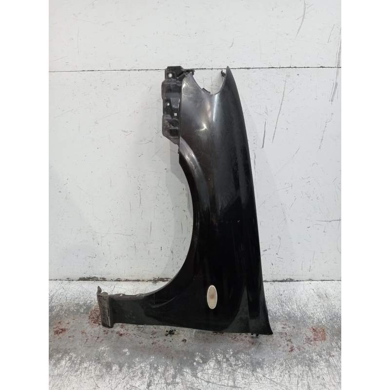 Recambio de aleta delantera izquierda para nissan almera ii hatchback (n16) 1.5 dci referencia OEM IAM   2002