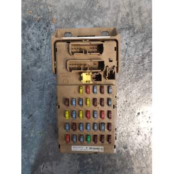 CAJA RELES / FUSIBLES 82201XA00B 