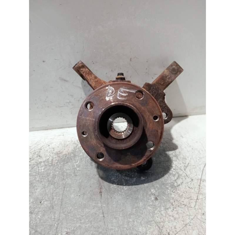 Recambio de mangueta delantera derecha para renault clio ii fase ii (b/cb0) referencia OEM IAM  15DCI 2001
