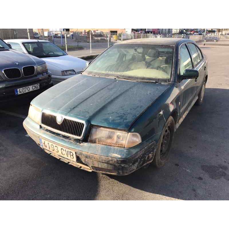 SKODA OCTAVIA BERLINA (1U2)