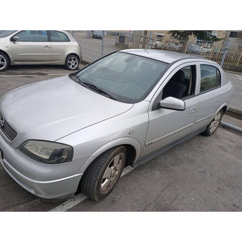 opel astra g berlina del año 2004