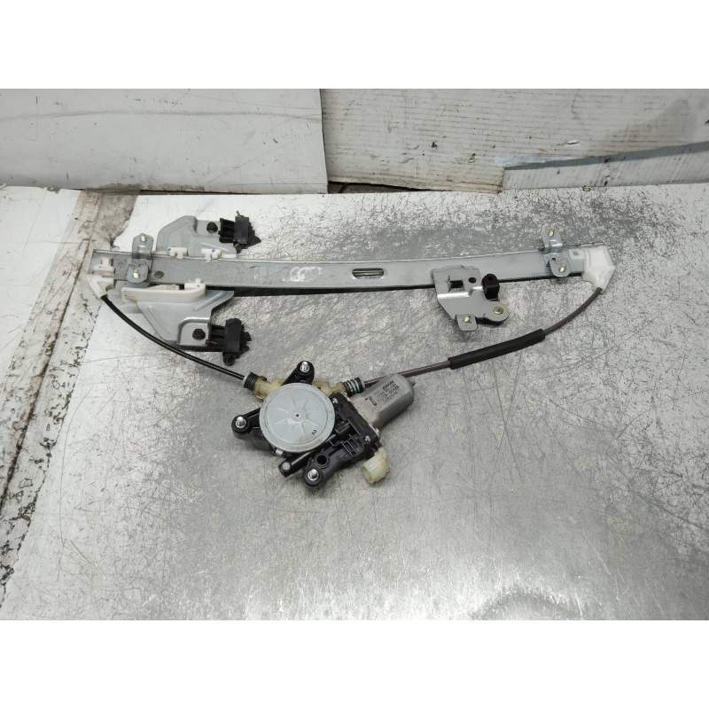 Recambio de elevalunas trasero izquierdo para kia carnival ii 2.9 cdri executive referencia OEM IAM 824504D020 2621003600 5P