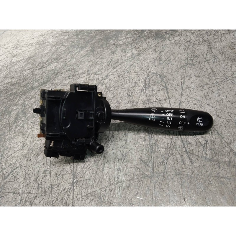 Recambio de mando limpia para toyota yaris (ncp1/nlp1/scp1) 1.0 linea luna referencia OEM IAM 173647  