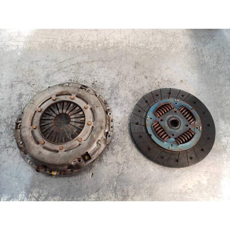 Recambio de kit embrague para hyundai i30 1.6 crdi cat referencia OEM IAM   