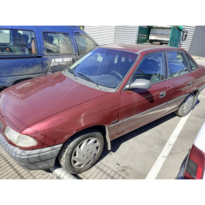 opel astra f berlina del año 1996