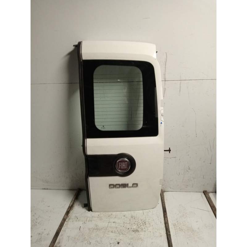 Recambio de puerta trasera derecha para fiat doblo active referencia OEM IAM   2010