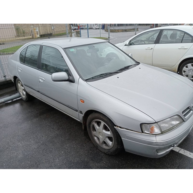 nissan primera berlina (p11) del año 1999