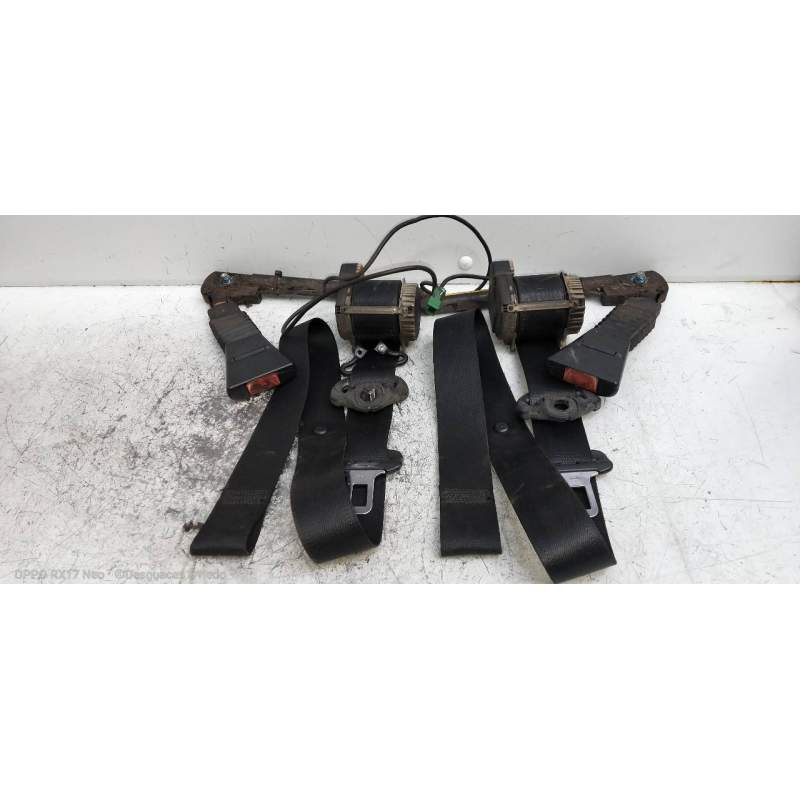 Recambio de juego cinturones delantero para opel astra g coupé 2.2 dti edition referencia OEM IAM   