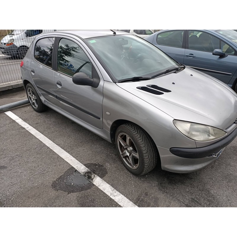 peugeot 206 berlina del año 2001