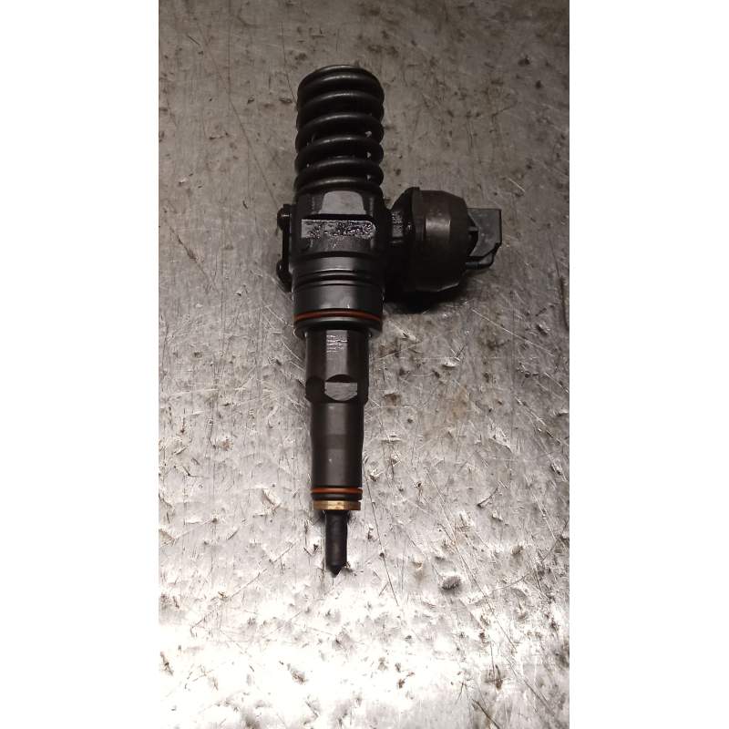 Recambio de inyector para volkswagen passat b5.5 (3b3) 1.9 tdi referencia OEM IAM 038130073AJ 0414720037 BOSCH